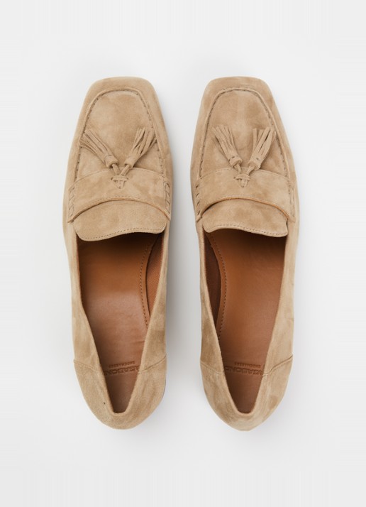 Vagabond Shoemakers Debbi loafer van suède - detail 2 beige