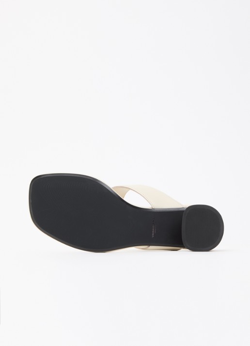 Vagabond Shoemakers Evie muiltje van leer - detail 3 creme