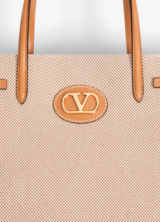Valentino Garavani Antibes Medium shopper van canvas met leren details - detail 7 camel