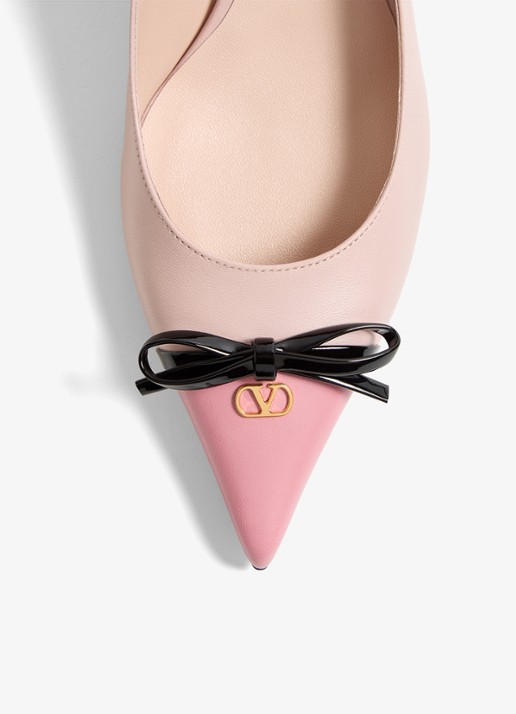 Valentino Garavani Bepointy pump van geitenleer met strikdetail - detail 2 oudroze