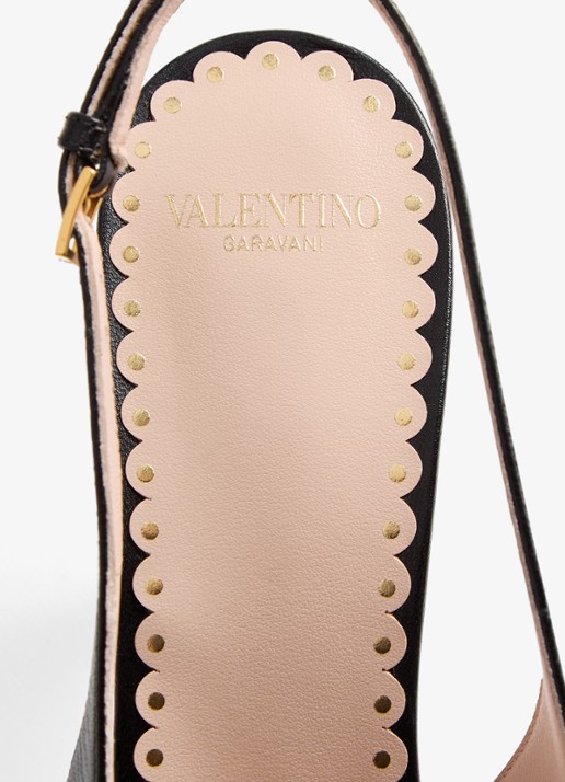 Valentino Garavani Bepointy slingback van leer met lakfinish - detail 7 zwart