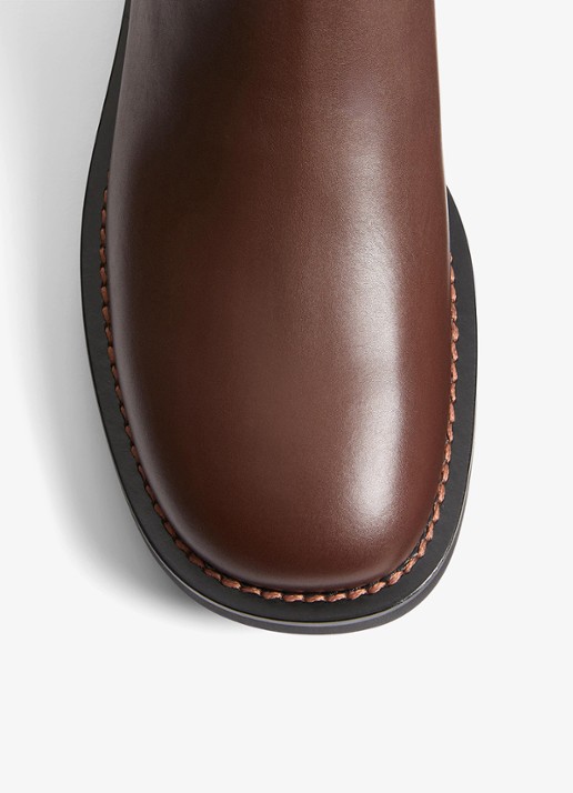 Valentino Garavani Chelsea boot van kalfsleer - detail 3 donkerbruin