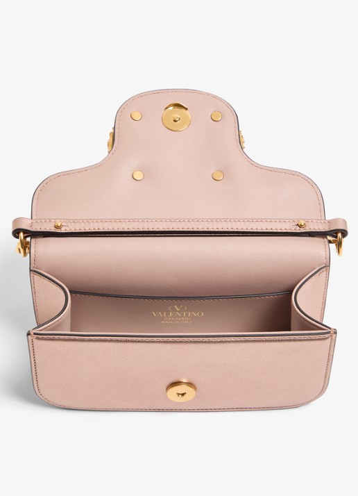 Valentino Garavani Locò Small handtas van kalfsleer met metallic finish - detail 2 oudroze