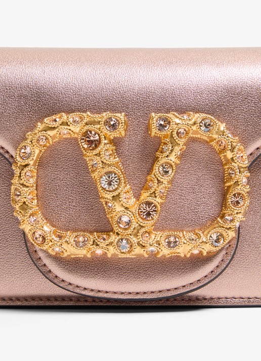 Valentino Garavani Locò Small handtas van kalfsleer met metallic finish - detail 3 oudroze