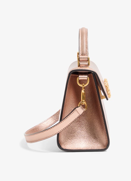 Valentino Garavani Mini handtas van kalfsleer met metallic finish - detail roze