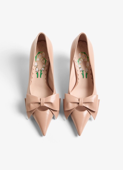Valentino Garavani Pump van leer - detail 5 beige