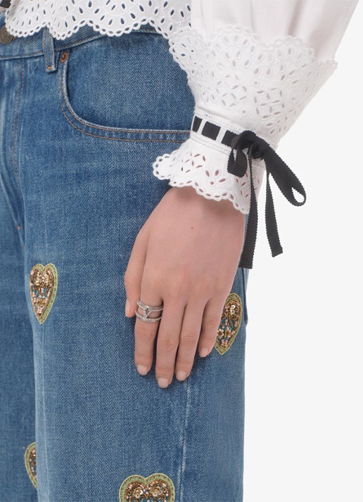 Valentino Garavani Ring met logo en kristal - voorkant 2 zilver