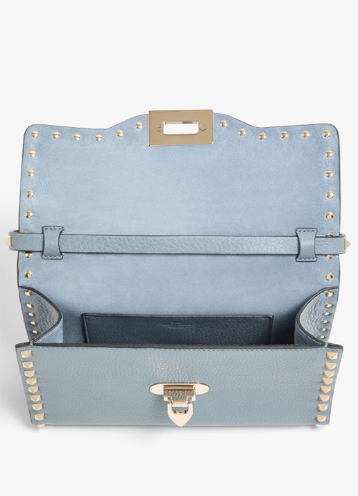 Valentino Garavani Rockstud Small crossbodytas van kalfsleer met studs - detail 4 blauwgrijs