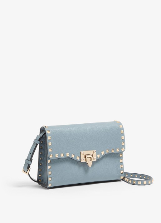 Valentino Garavani Rockstud Small crossbodytas van kalfsleer met studs - voorkant 2 blauwgrijs
