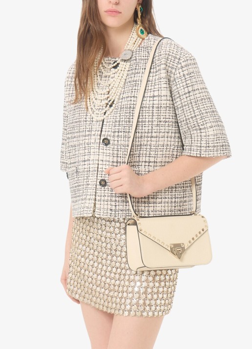 Valentino Garavani Rockstud Small schoudertas van kalfsleer - voorkant 2 creme