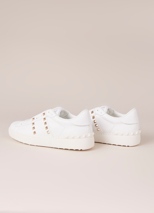 Valentino Garavani Rockstud Untitled sneaker van kalfsleer met studs - detail 3 wit