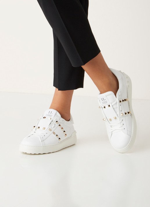 Valentino Garavani Rockstud Untitled sneaker van kalfsleer met studs - voorkant 2 wit