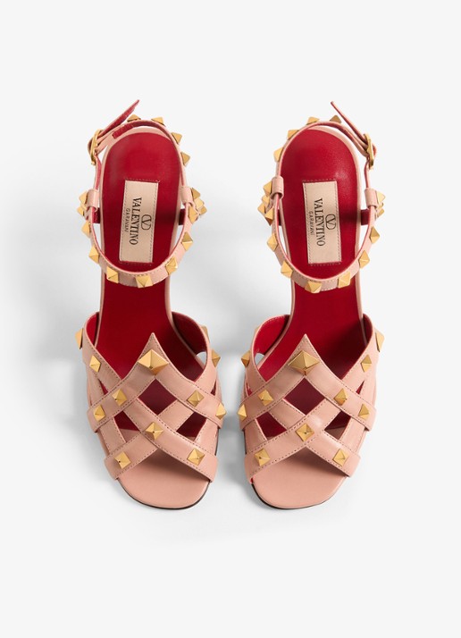 Valentino Garavani Sandalette van geitenleer met studs - detail 2 oudroze
