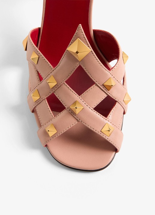 Valentino Garavani Sandalette van geitenleer met studs - detail 3 oudroze