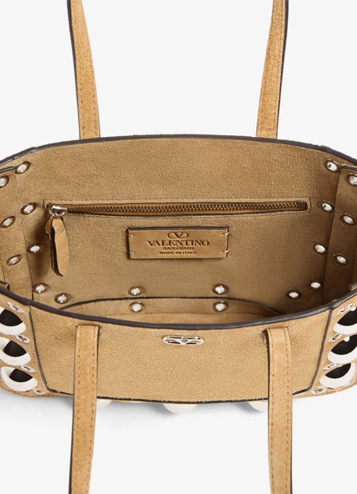 Valentino Garavani Shopper van suède met studs - detail 6 beige