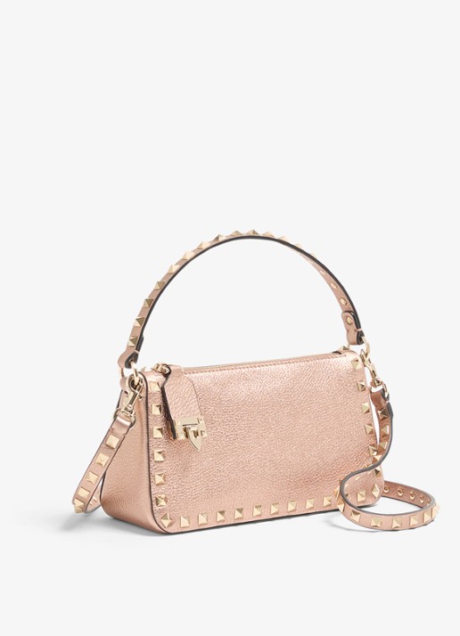 Valentino Garavani Small handtas van kalfsleer met metallic finish en studs - voorkant 2 roze