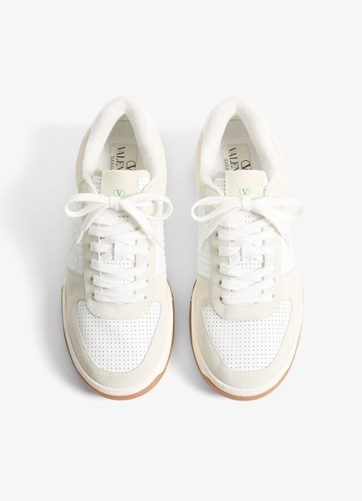 Valentino Garavani Sneaker van leer met suède details - detail 4 gebroken wit