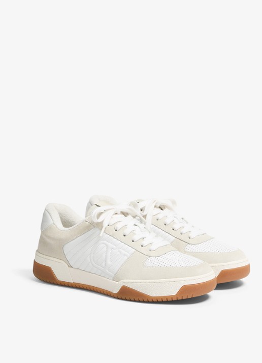 Valentino Garavani Sneaker van leer met suède details - voorkant 2 gebroken wit