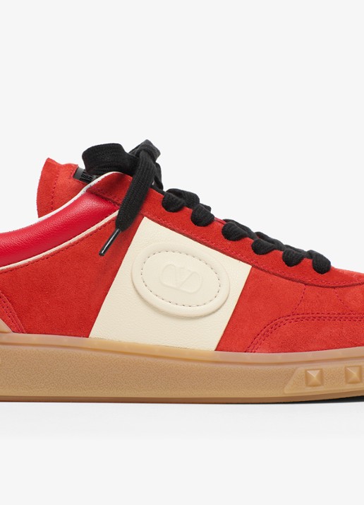 Valentino Garavani Upvillage sneaker van kalfssuède met kalfsleren details - detail 7 rood