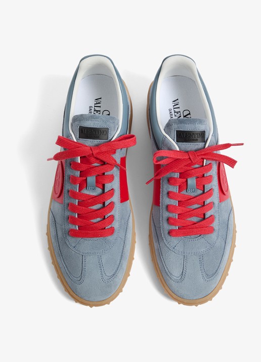 Valentino Garavani Upvillage sneaker van kalfssuède met kalfsleren details - detail 4 grijs