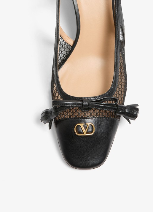 Valentino Garavani Valet Du Roi slingback van geitenleer met mesh details - detail 6 zwart