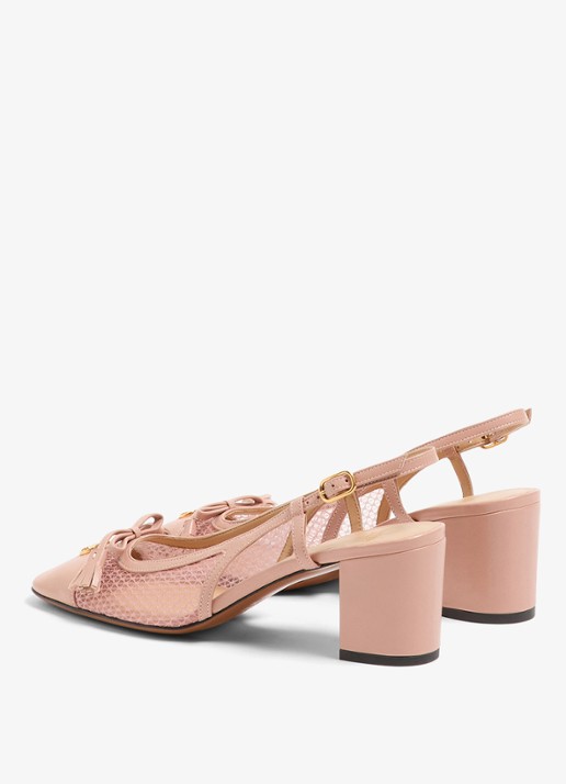 Valentino Garavani Valet Du Roi slingback van geitenleer met mesh details - achterkant oudroze