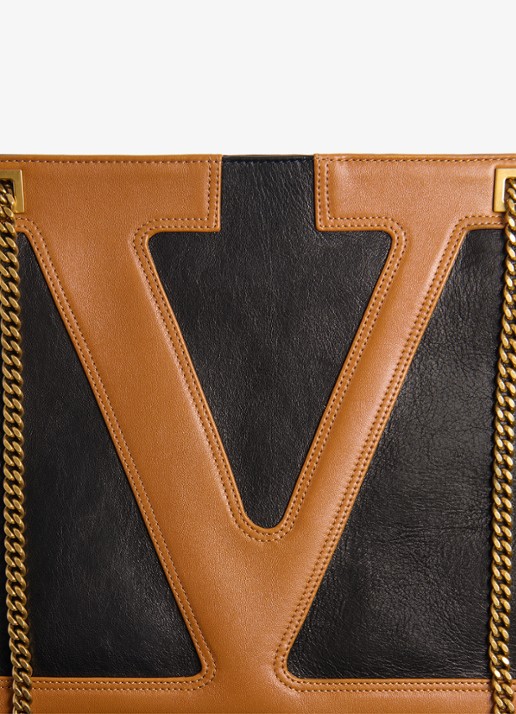 Valentino Garavani Viva Superstar Medium schoudertas van lamsleer - detail 4 zwart