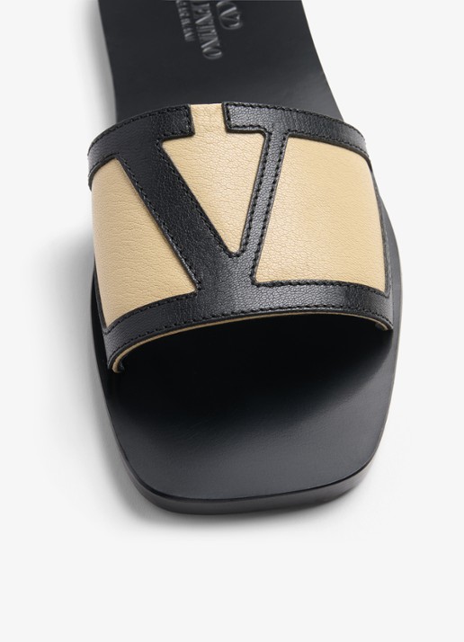 Valentino Garavani Viva Superstar slipper van geitenleer  - detail 5 creme