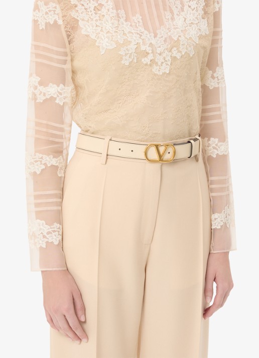 Valentino Garavani VLogo Signature riem van kalfsleer - voorkant 2 creme