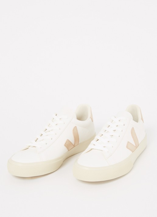 Veja Campo sneaker van leer - detail goud