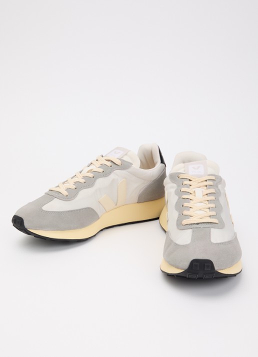 Veja Rio Branco II sneaker van mesh met suède details - detail lichtgrijs