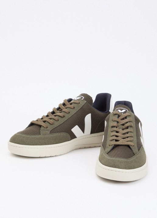 Veja V-12 sneaker met suède details - detail 2 legergroen