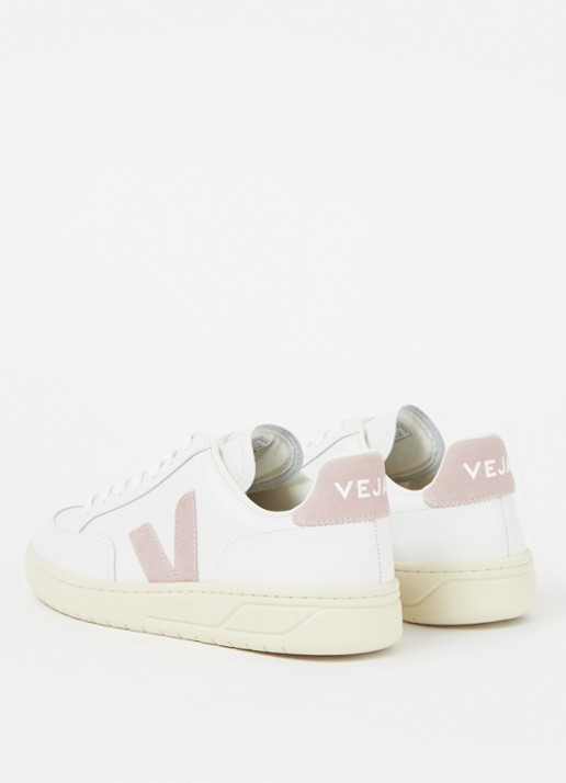 Veja V-12 sneaker van leer met suède details - achterkant roze