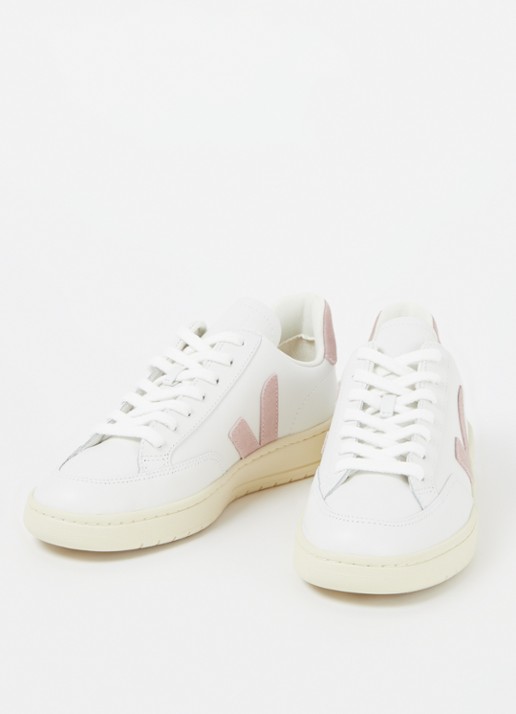 Veja V-12 sneaker van leer met suède details - detail 2 roze