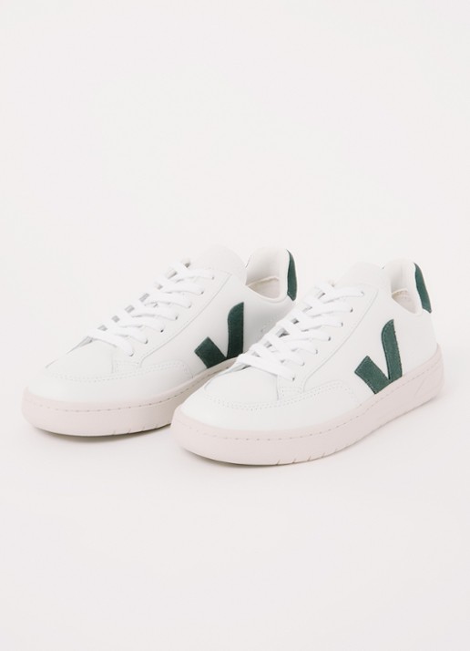Veja V-12 sneaker van leer met suède details - detail groen