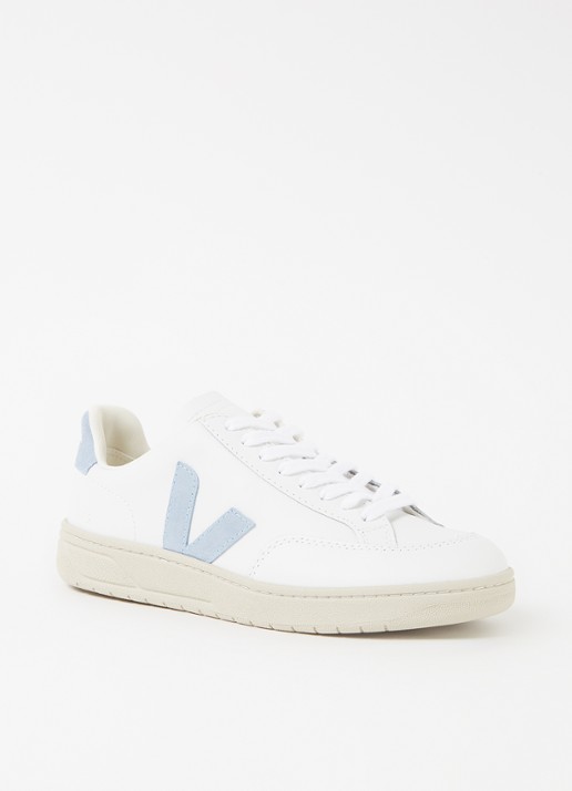 Veja V-12 sneaker van leer met suède details - voorkant lichtblauw