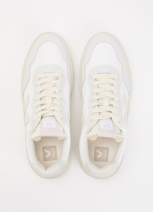 Veja V-90 sneaker van mesh met details van leer en suède - detail 3 gebroken wit