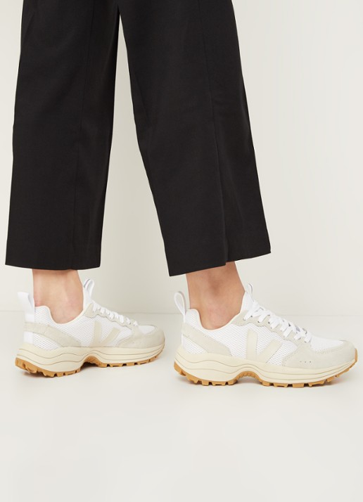 Veja Venturi sneaker van suéde - voorkant 5 beige