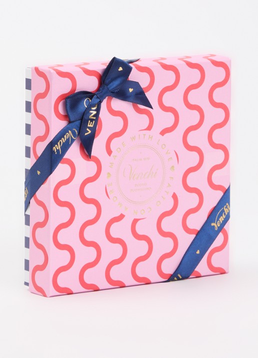 Venchi Valentine chocolade bonbons 9 stuks in geschenkverpakking - voorkant 2 undefined