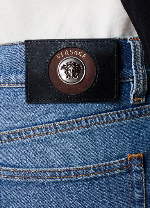 Versace Straight leg jeans met lichte wassing - detail 5 indigo