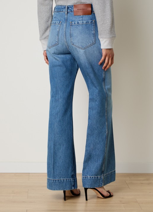 Victoria Beckham Alina 32 Inch high waist flared leg jeans met persplooi - achterkant 5 jeans