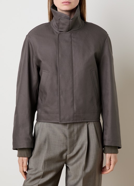 Victoria Beckham Bomberjack met steekzakken - detail taupe