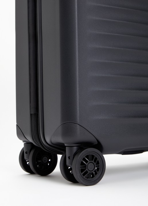 Victorinox Airox Advanced Global vergrootbare spinner 55 cm - detail zwart
