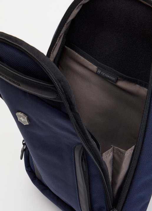 Victorinox Altmont Professional crossbodytas met leren details - detail 3 donkerblauw