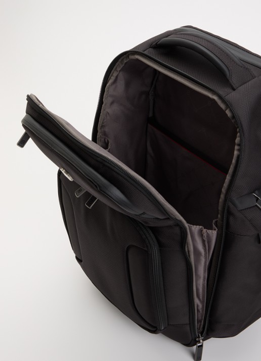 Victorinox Werks Traveler 7.0 Deluxe rugzak met 15,6 inch laptopvak - unisex - detail 3 zwart
