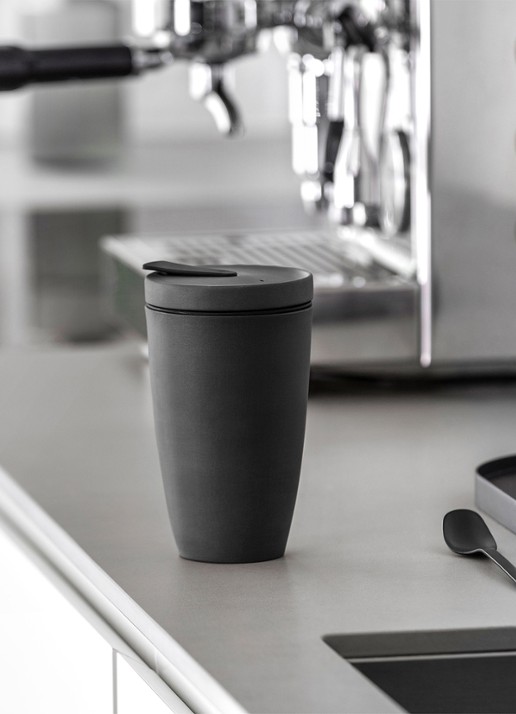 Villeroy & Boch Manufacture Rock To Go koffiebeker 35 cl - achterkant 5 donkergrijs