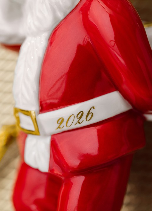Villeroy & Boch Santa 2026 kersthanger 11 cm - detail 3 rood