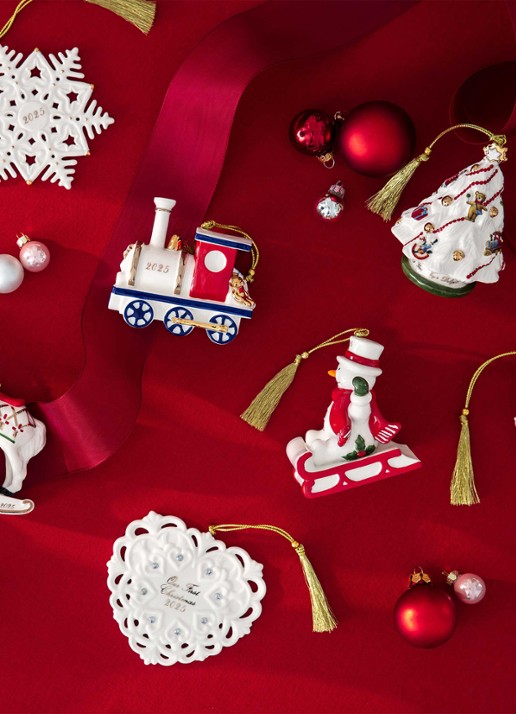 Villeroy & Boch Sneeuwpop 2025 kersthanger 7,6 cm - detail 3 wit