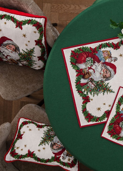 Villeroy & Boch Toy's Fantasy Santa sierkussen 45 x 45 cm - voorkant 2 rood