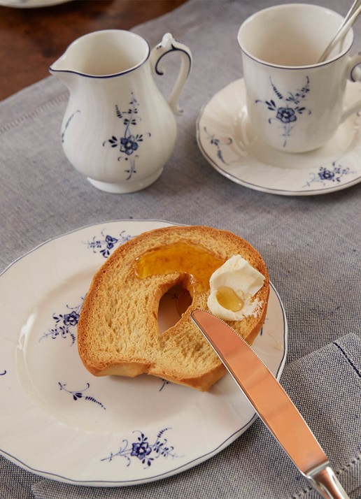Villeroy & Boch Vieux Luxembourg melkkan 0,3 liter - voorkant 3 gebroken wit